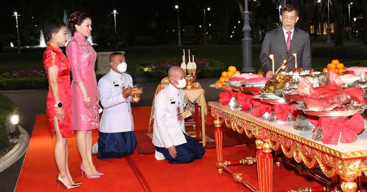 ในหลวง พระราชินี เสด็จฯ ทรงประกอบพิธี เนื่องในเทศกาลตรุษจีน