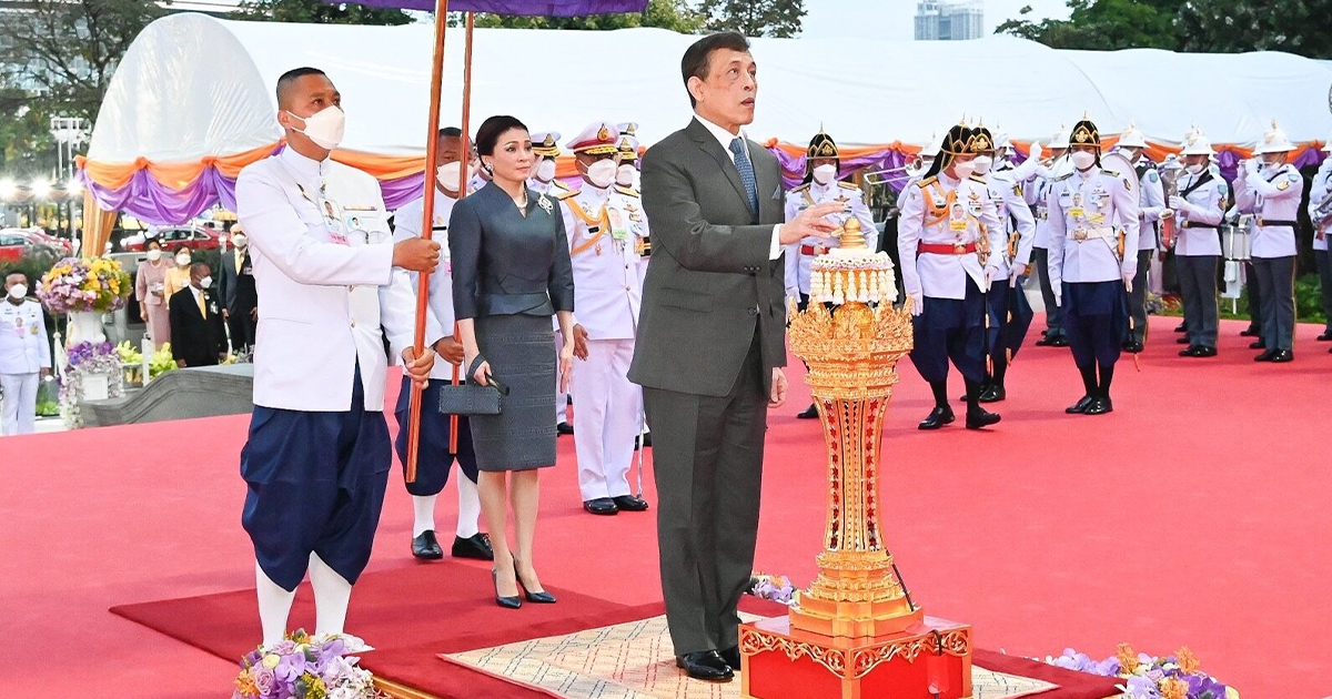 ในหลวง พระราชินี เสด็จฯทรงเปิดพระบรมราชานุสาวรีย์ รัชกาลที่ 6